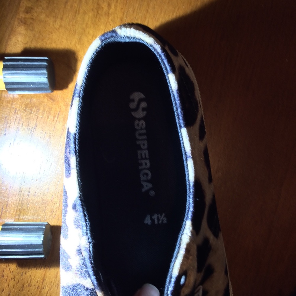 Super hot🔥🔥 Superga velvet leopard print. Size10 - Picture 6 of 7